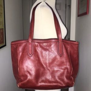 Vintage Distressed  Fossil Tote in Ox Blood Red 😘